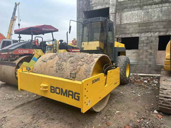Used Heavy Construction Equipment BW217D Second Hand Road Rollers Used Machine Hot Sale - Asfalto volus: foto 2 Used Heavy Construction Equipment BW217D Second Hand Road Rollers Used Machine Hot Sale - Asfalto volus: foto 2