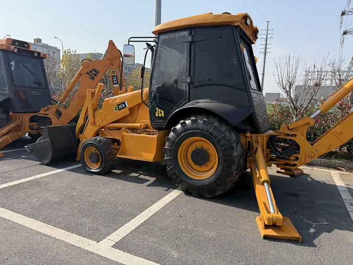 Used Hydraulic Backhoe Loader JCB3CX 7t in Good Condition Cheap Price in Stock Jcb 3cx 4cx 4cx Loader in Hefei for Sale - Ekskavatorius-krautuvas: foto 4 Used Hydraulic Backhoe Loader JCB3CX 7t in Good Condition Cheap Price in Stock Jcb 3cx 4cx 4cx Loader in Hefei for Sale - Ekskavatorius-krautuvas: foto 4