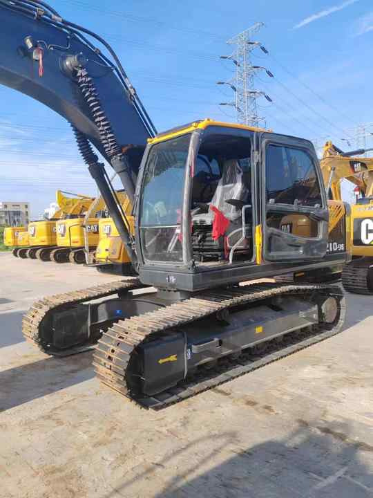Used Hyundai210-9 21T Second Hand Korea Original Large Hot Sale - Ekskavatorius: foto 3 Used Hyundai210-9 21T Second Hand Korea Original Large Hot Sale - Ekskavatorius: foto 3