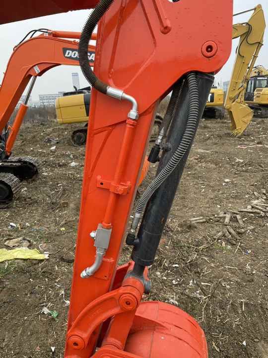 Used KUBOTA U35-5 Model Excavator Second Hand Machine Popular Brand JAPAN KUBOTA Hydraulic Machinery - Mini ekskavatorius: foto 3 Used KUBOTA U35-5 Model Excavator Second Hand Machine Popular Brand JAPAN KUBOTA Hydraulic Machinery - Mini ekskavatorius: foto 3