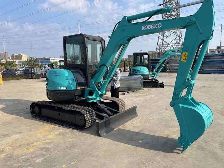 Used Mini Kobelco Sk55 5tons Excavator for Sale Used Construction Machinery Export - Ekskavatorius: foto 3 Used Mini Kobelco Sk55 5tons Excavator for Sale Used Construction Machinery Export - Ekskavatorius: foto 3