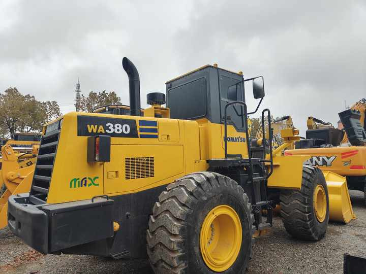 Used komatsu WA380-3 Wheel Loader Hot Sale Original Japan Brand Koamtsu Wheel Loader for Sale - Ratinis krautuvas: foto 3 Used komatsu WA380-3 Wheel Loader Hot Sale Original Japan Brand Koamtsu Wheel Loader for Sale - Ratinis krautuvas: foto 3