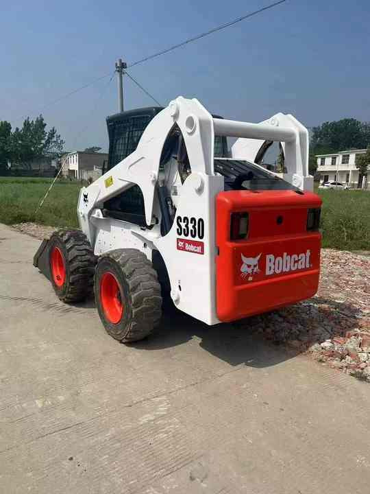 Very Low Price American Brand Used Bobcat S330 Skid Steer Loader with Superior Performance for Sale S160/S180/S300 in Stock - Mini krautuvas: foto 4 Very Low Price American Brand Used Bobcat S330 Skid Steer Loader with Superior Performance for Sale S160/S180/S300 in Stock - Mini krautuvas: foto 4