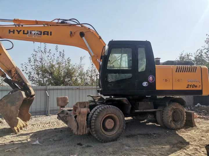 Yellow Color Hyundai210w-7 Used Wheel Excavator Used Hyundai210-7 on Sale with Cheap Price - Vikšrinis ekskavatorius: foto 3 Yellow Color Hyundai210w-7 Used Wheel Excavator Used Hyundai210-7 on Sale with Cheap Price - Vikšrinis ekskavatorius: foto 3