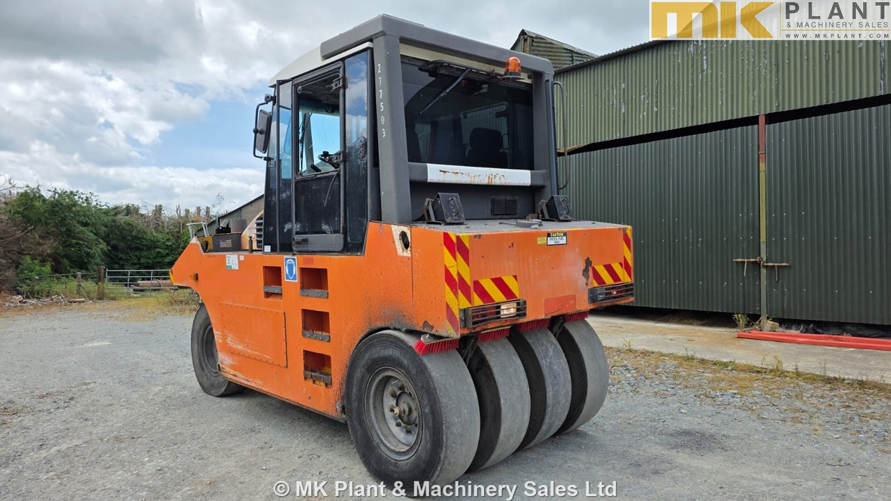 BOMAG BW24R (Stavostroj VP2400 / Ammann AP2400) - Pneumatinis volas: foto 2 BOMAG BW24R (Stavostroj VP2400 / Ammann AP2400) - Pneumatinis volas: foto 2
