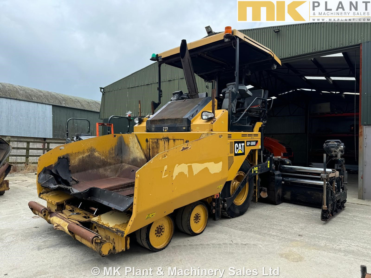 CATERPILLAR AP500F - Asfalto klotuvas: foto 2 CATERPILLAR AP500F - Asfalto klotuvas: foto 2