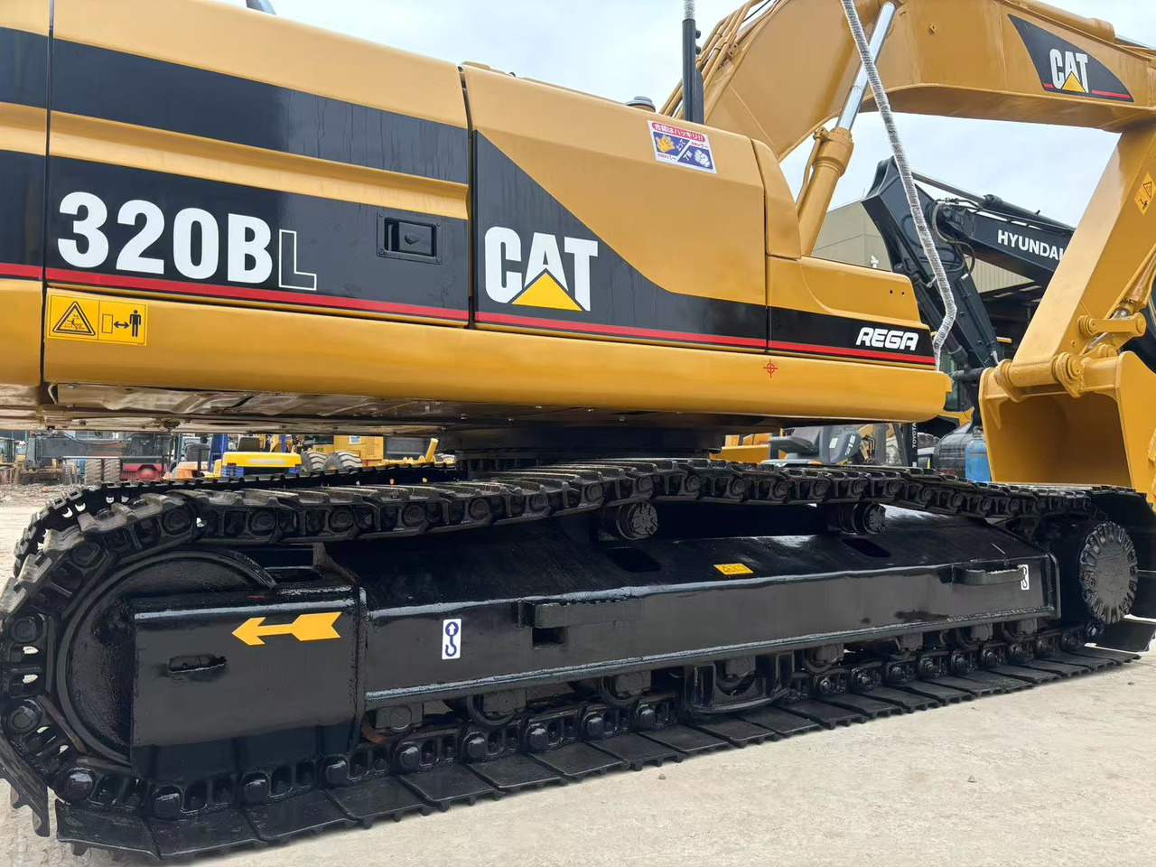 CATERPILLAR 320B - Vikšrinis ekskavatorius: foto 4 CATERPILLAR 320B - Vikšrinis ekskavatorius: foto 4