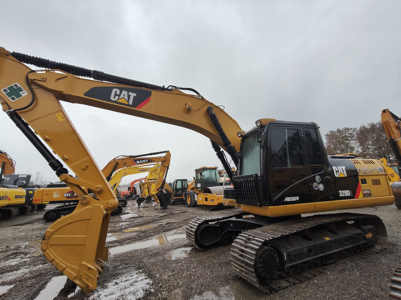 CATERPILLAR 320D2 - Vikšrinis ekskavatorius: foto 4 CATERPILLAR 320D2 - Vikšrinis ekskavatorius: foto 4