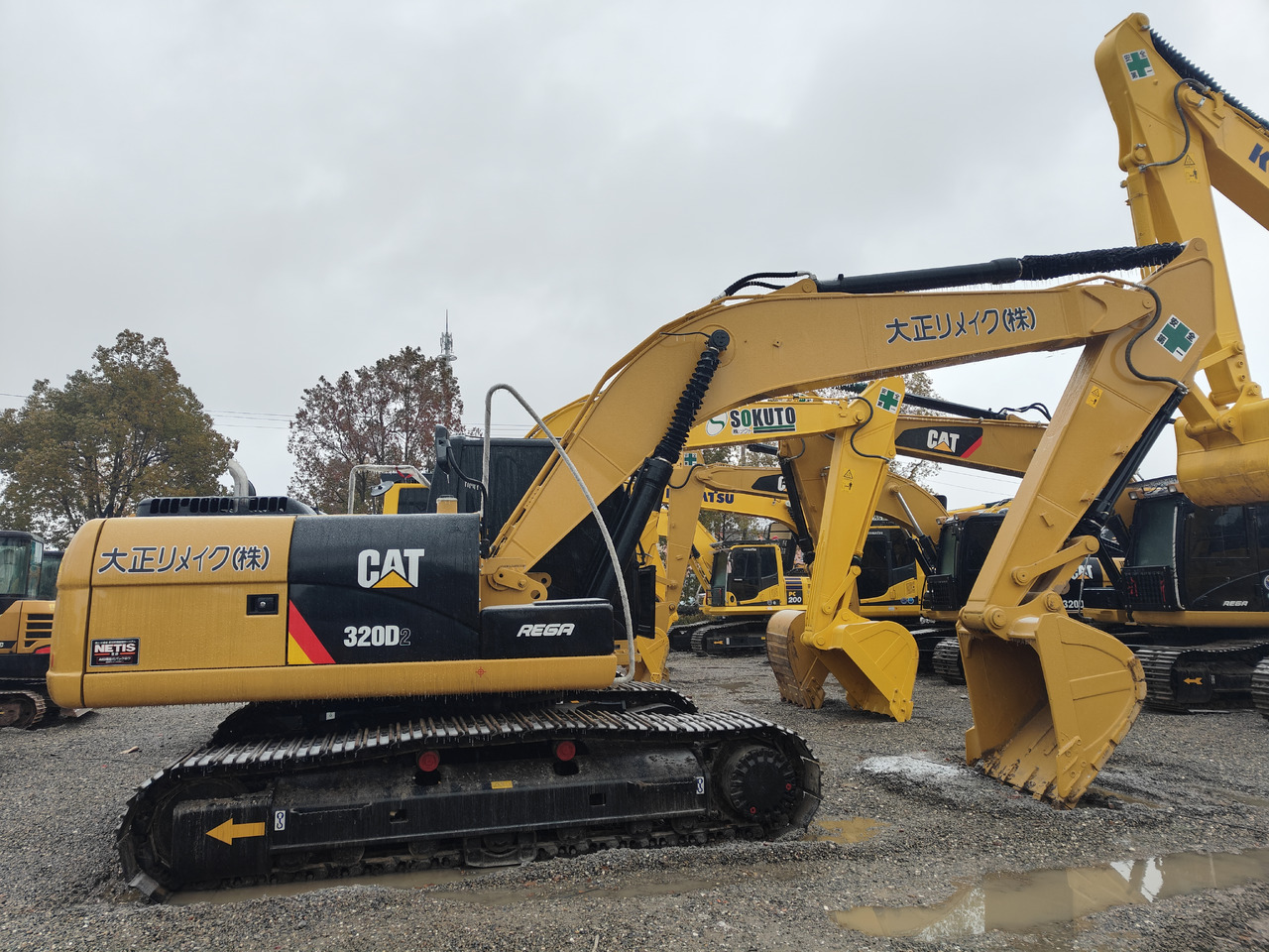 CATERPILLAR 320D2 - Vikšrinis ekskavatorius: foto 3 CATERPILLAR 320D2 - Vikšrinis ekskavatorius: foto 3