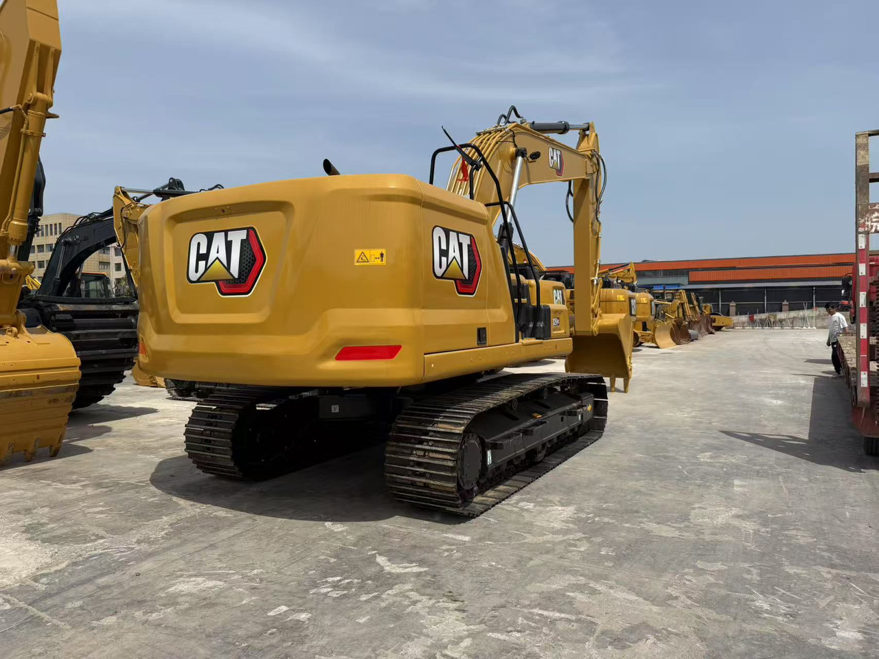 CATERPILLAR 320GC - Vikšrinis ekskavatorius: foto 1 CATERPILLAR 320GC - Vikšrinis ekskavatorius: foto 1