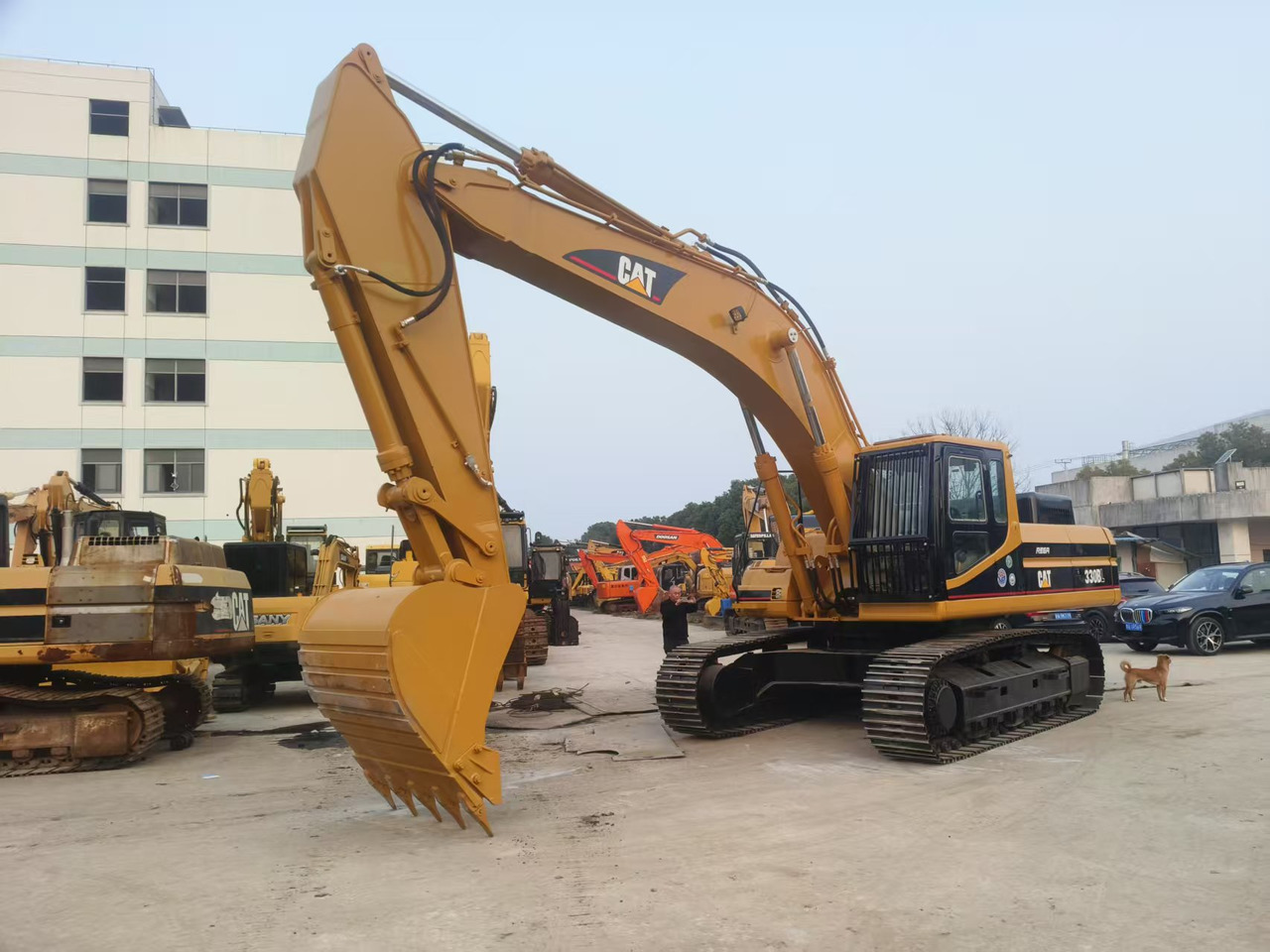 CATERPILLAR 330BL - Vikšrinis ekskavatorius: foto 1 CATERPILLAR 330BL - Vikšrinis ekskavatorius: foto 1