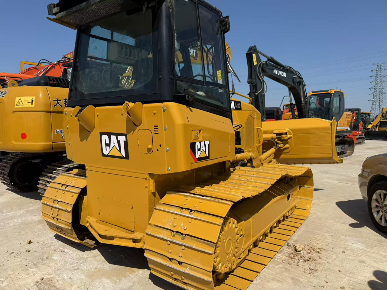 CATERPILLAR D5K - Buldozeris: foto 3 CATERPILLAR D5K - Buldozeris: foto 3