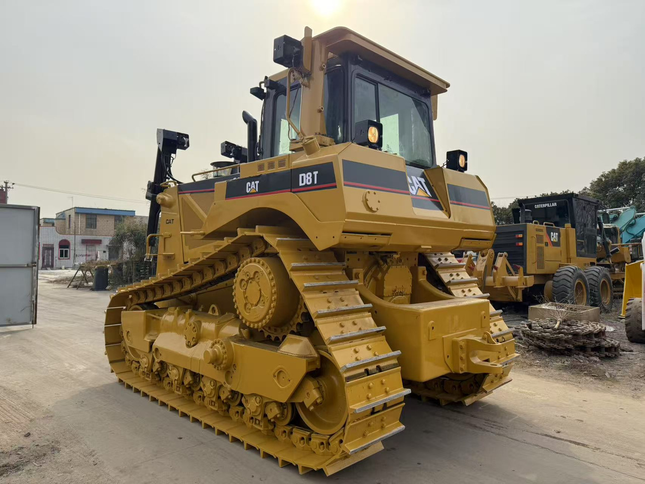 CATERPILLAR D8T - Buldozeris: foto 1 CATERPILLAR D8T - Buldozeris: foto 1