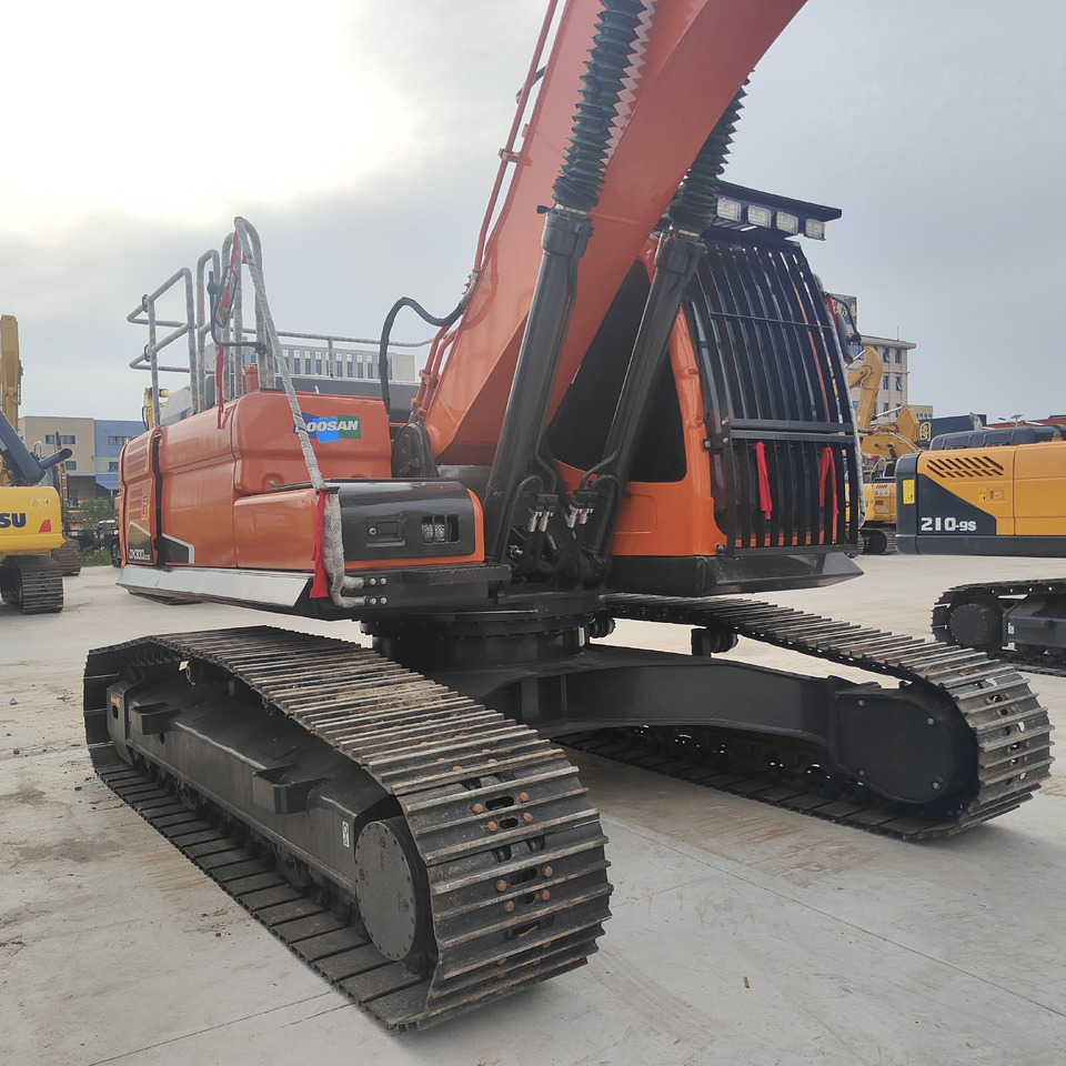 DOOSAN DX300LC-9C - Vikšrinis ekskavatorius: foto 1 DOOSAN DX300LC-9C - Vikšrinis ekskavatorius: foto 1
