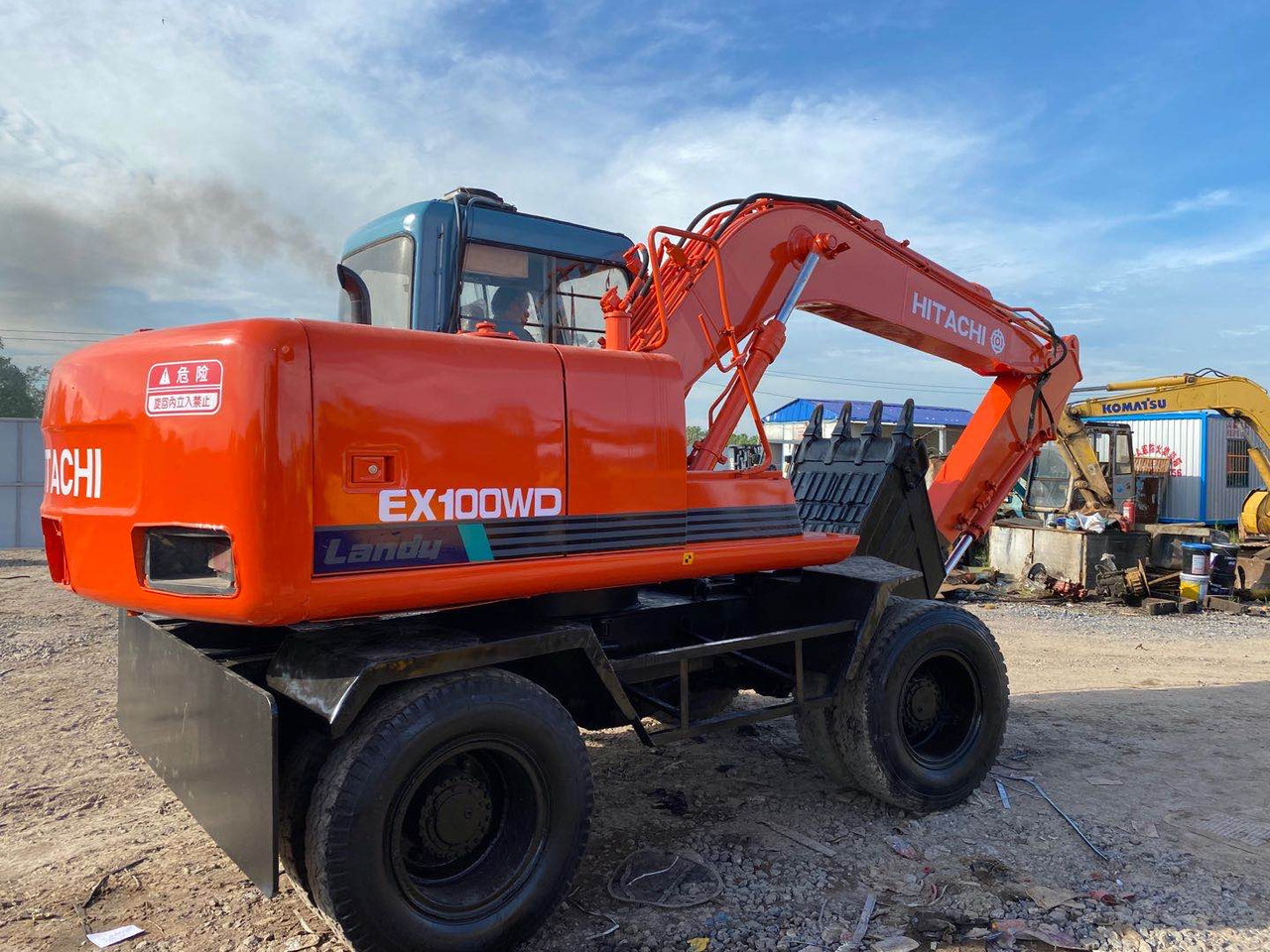 HITACHI EX100WD - Ratinis ekskavatorius: foto 4 HITACHI EX100WD - Ratinis ekskavatorius: foto 4