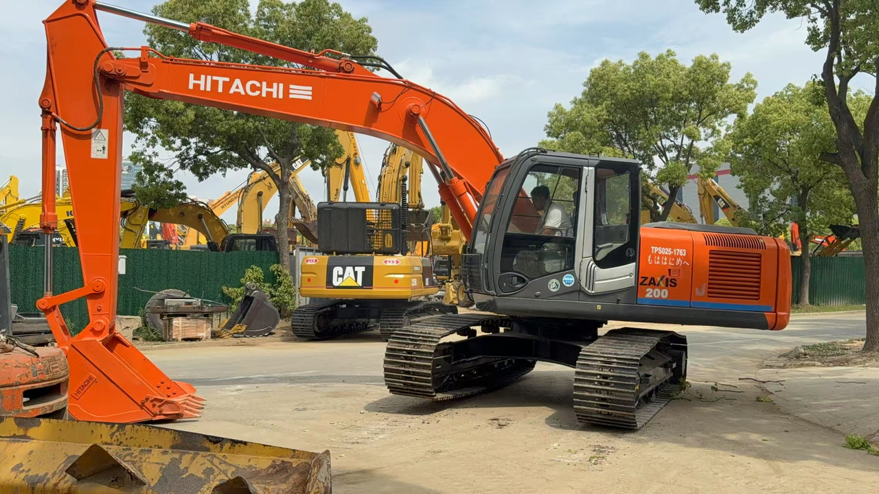 HITACHI ZX200 - Vikšrinis ekskavatorius: foto 1 HITACHI ZX200 - Vikšrinis ekskavatorius: foto 1