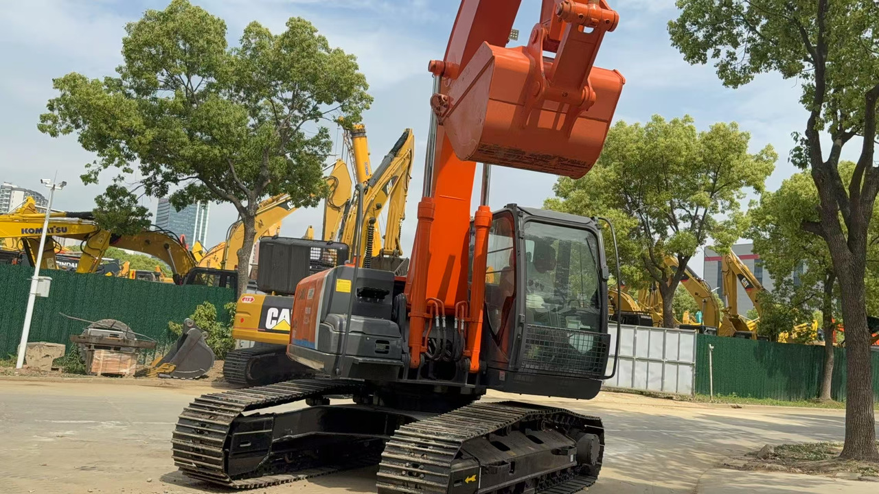 HITACHI ZX200 - Vikšrinis ekskavatorius: foto 3 HITACHI ZX200 - Vikšrinis ekskavatorius: foto 3