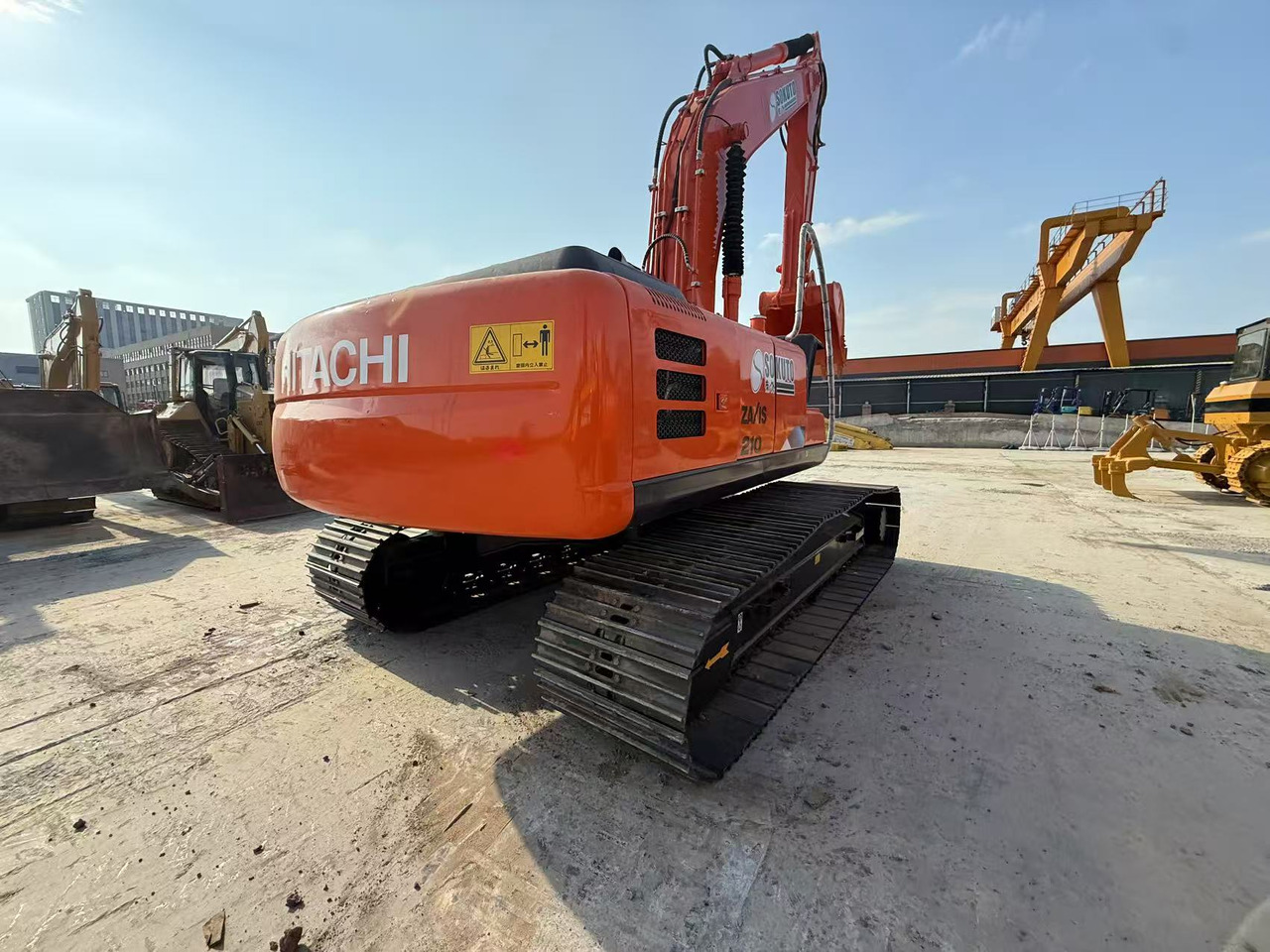 HITACHI ZX210-3G - Vikšrinis ekskavatorius: foto 4 HITACHI ZX210-3G - Vikšrinis ekskavatorius: foto 4
