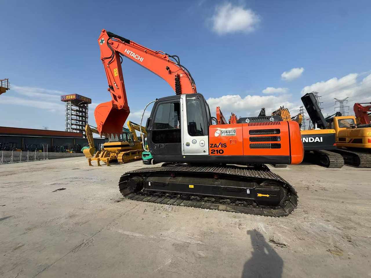 HITACHI ZX210-3G - Vikšrinis ekskavatorius: foto 2 HITACHI ZX210-3G - Vikšrinis ekskavatorius: foto 2