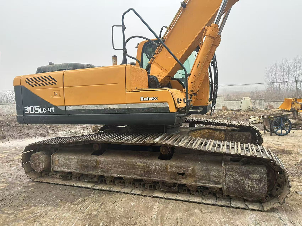 HYUNDAI R305LC-9T - Vikšrinis ekskavatorius: foto 1 HYUNDAI R305LC-9T - Vikšrinis ekskavatorius: foto 1