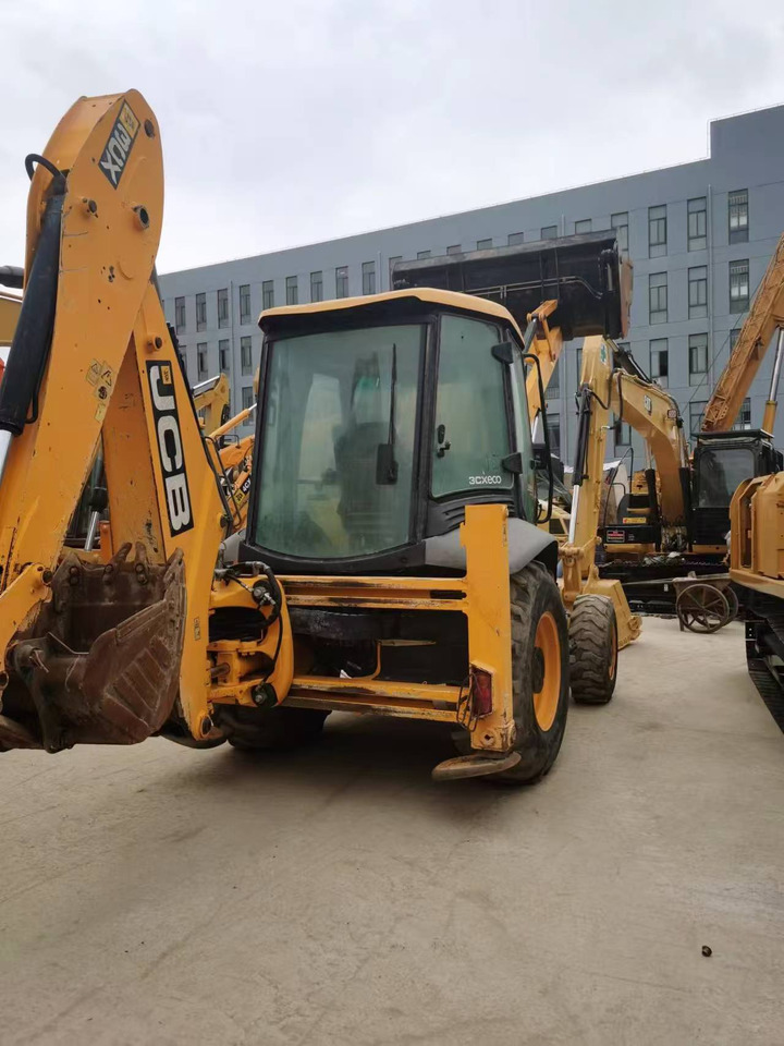 JCB 3CX - Ekskavatorius-krautuvas: foto 2 JCB 3CX - Ekskavatorius-krautuvas: foto 2