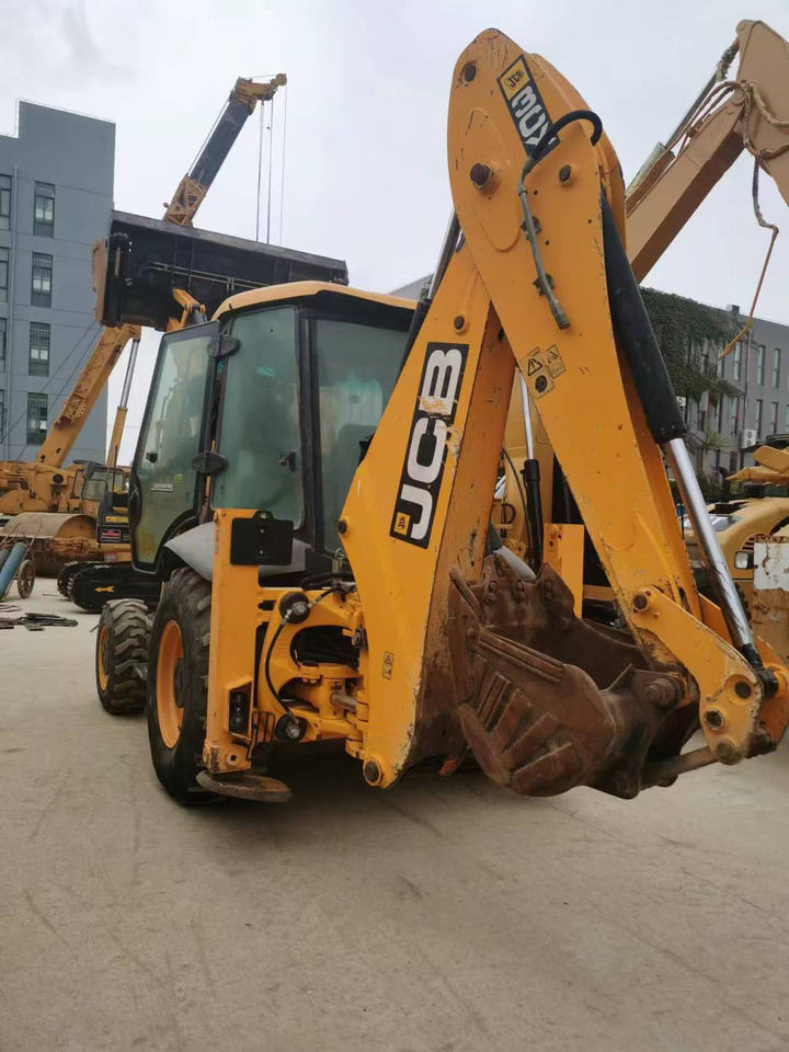 JCB 3CX - Ekskavatorius-krautuvas: foto 3 JCB 3CX - Ekskavatorius-krautuvas: foto 3