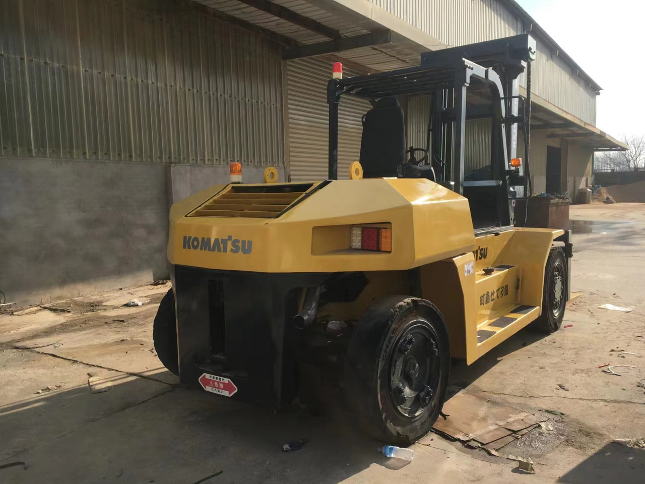 KOMATSU 15-ton - Dyzelinis krautuvas: foto 1 KOMATSU 15-ton - Dyzelinis krautuvas: foto 1