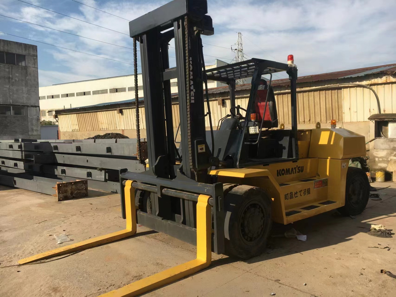 KOMATSU 15-ton - Dyzelinis krautuvas: foto 2 KOMATSU 15-ton - Dyzelinis krautuvas: foto 2