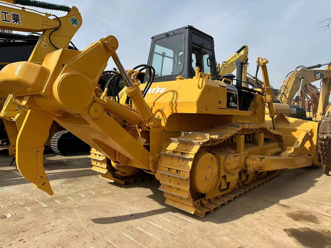 KOMATSU D155A-5 - Buldozeris: foto 1 KOMATSU D155A-5 - Buldozeris: foto 1