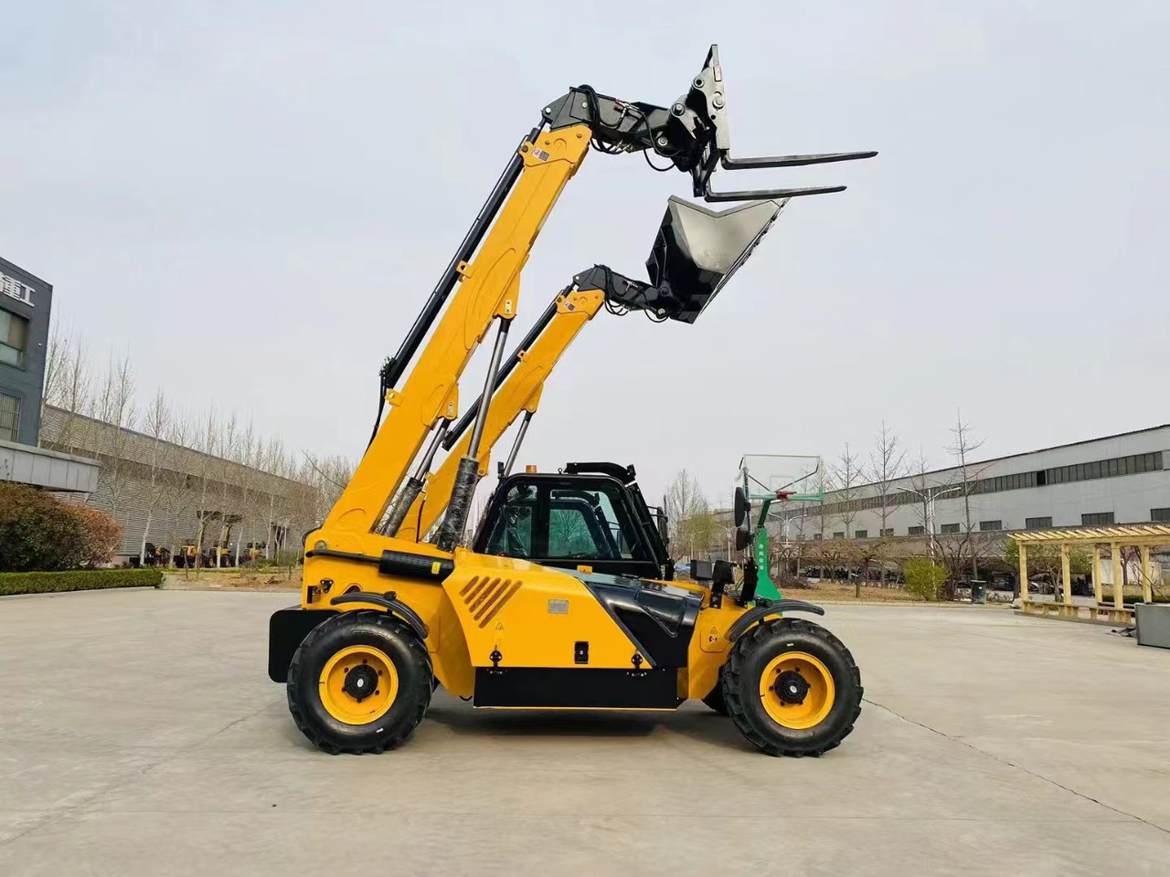 KOMATSU Longer boom - Dyzelinis krautuvas: foto 2 KOMATSU Longer boom - Dyzelinis krautuvas: foto 2