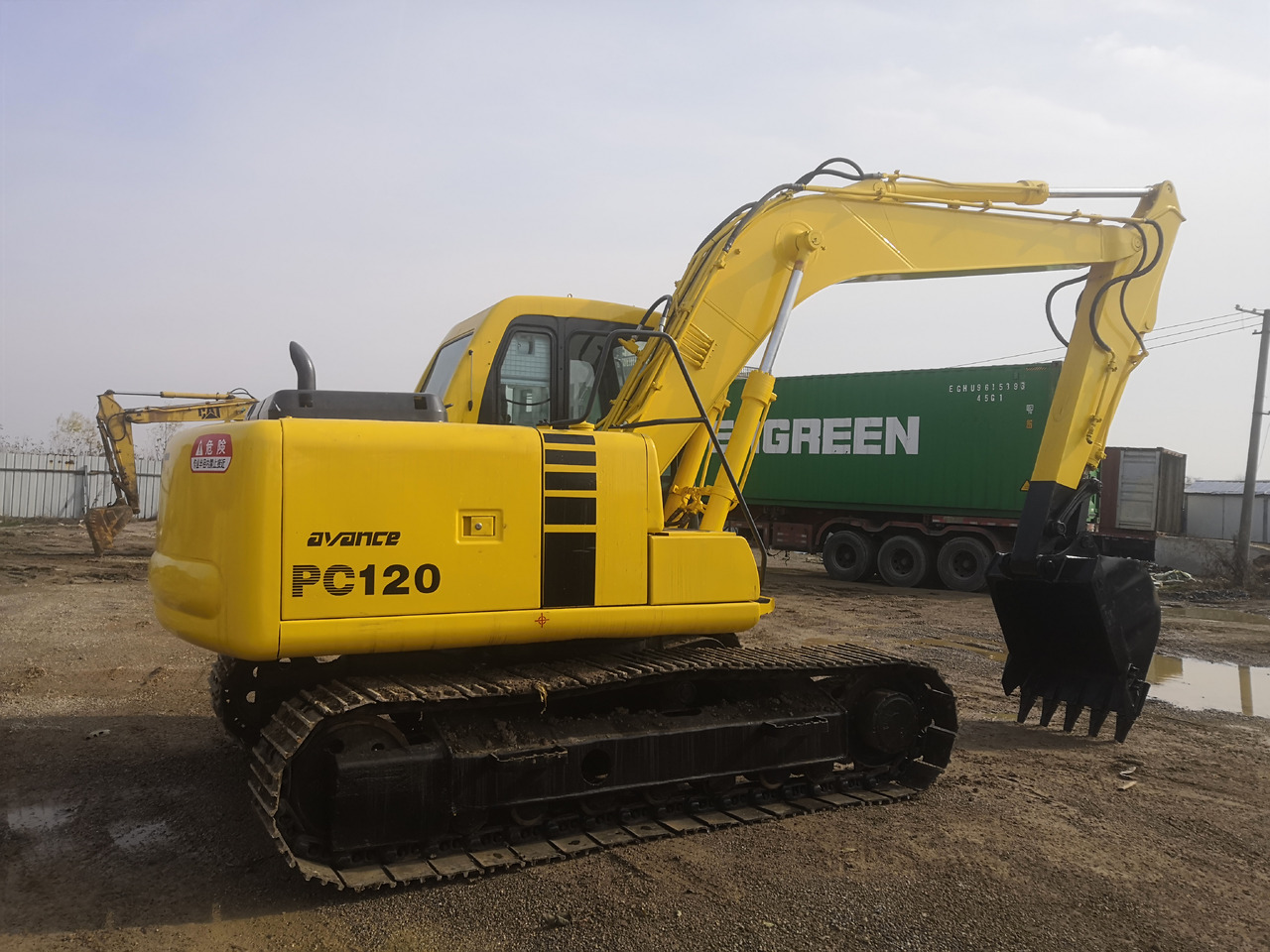 KOMATSU PC120-6 - Vikšrinis ekskavatorius: foto 1 KOMATSU PC120-6 - Vikšrinis ekskavatorius: foto 1