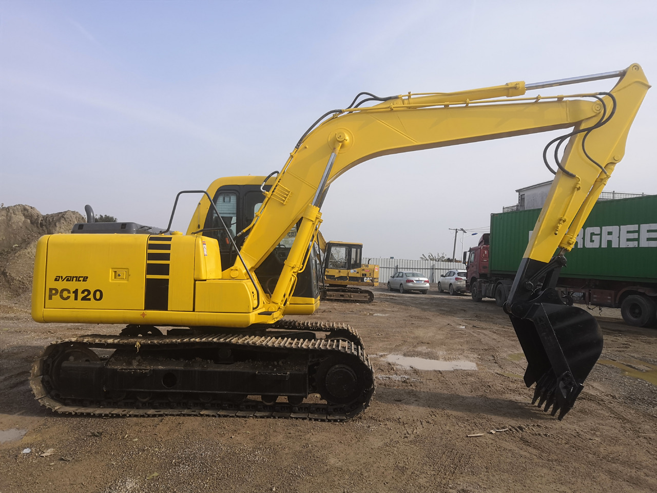 KOMATSU PC120-6 - Vikšrinis ekskavatorius: foto 2 KOMATSU PC120-6 - Vikšrinis ekskavatorius: foto 2