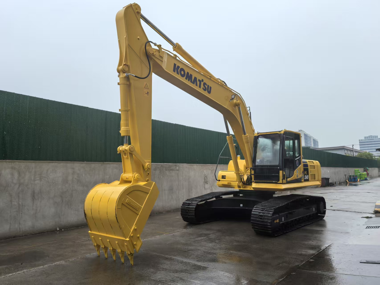 KOMATSU PC240LC-8M0 - Vikšrinis ekskavatorius: foto 3 KOMATSU PC240LC-8M0 - Vikšrinis ekskavatorius: foto 3