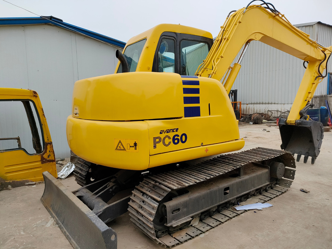 KOMATSU PC60-7 - Vikšrinis ekskavatorius: foto 4 KOMATSU PC60-7 - Vikšrinis ekskavatorius: foto 4