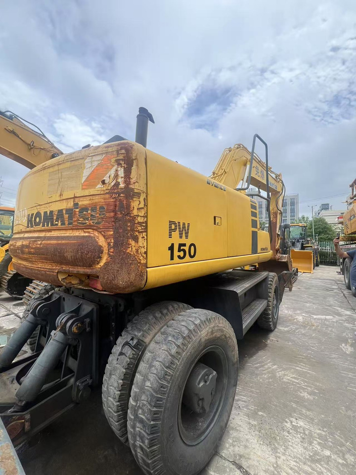KOMATSU PW150 - Ratinis ekskavatorius: foto 3 KOMATSU PW150 - Ratinis ekskavatorius: foto 3
