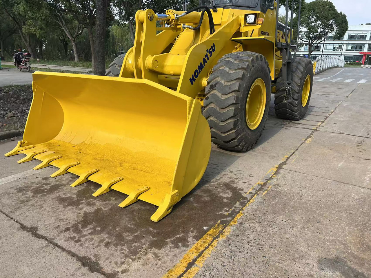KOMATSU WA320-3 - Ratinis krautuvas: foto 2 KOMATSU WA320-3 - Ratinis krautuvas: foto 2