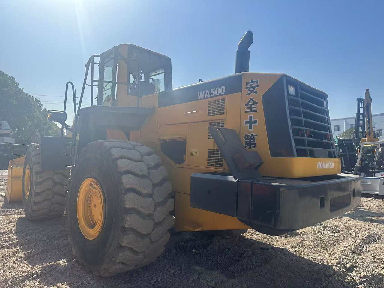 KOMATSU WA500-3 - Ratinis krautuvas: foto 2 KOMATSU WA500-3 - Ratinis krautuvas: foto 2
