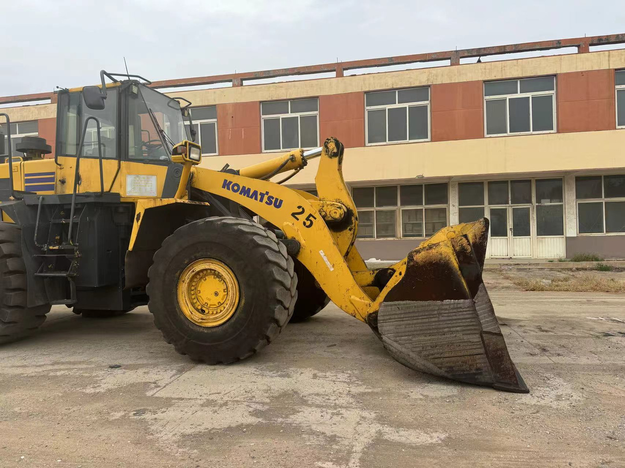KOMATSU WA500-6 - Ratinis krautuvas: foto 3 KOMATSU WA500-6 - Ratinis krautuvas: foto 3