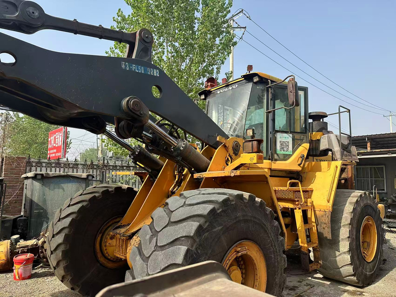 VOLVO L220F - Ratinis krautuvas: foto 1 VOLVO L220F - Ratinis krautuvas: foto 1