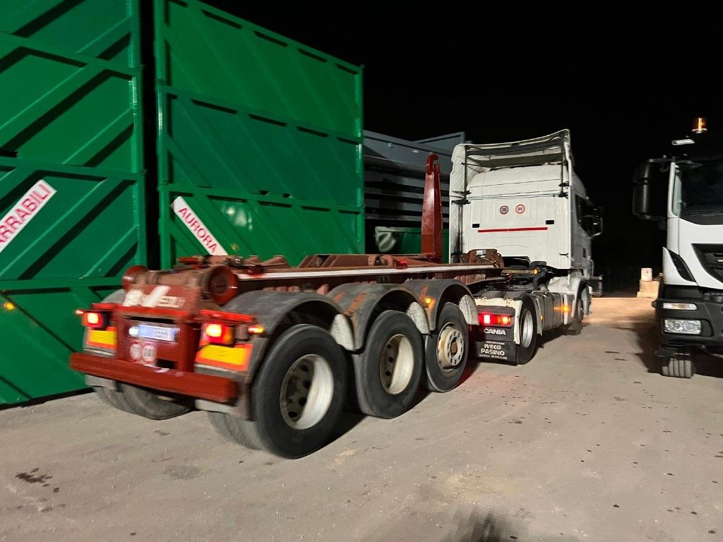 ANDREOLI SEMIRIMORCHIO ANDREOLI SCARRABILE - Kablio/ Skip loader priekaba: foto 5 ANDREOLI SEMIRIMORCHIO ANDREOLI SCARRABILE - Kablio/ Skip loader priekaba: foto 5