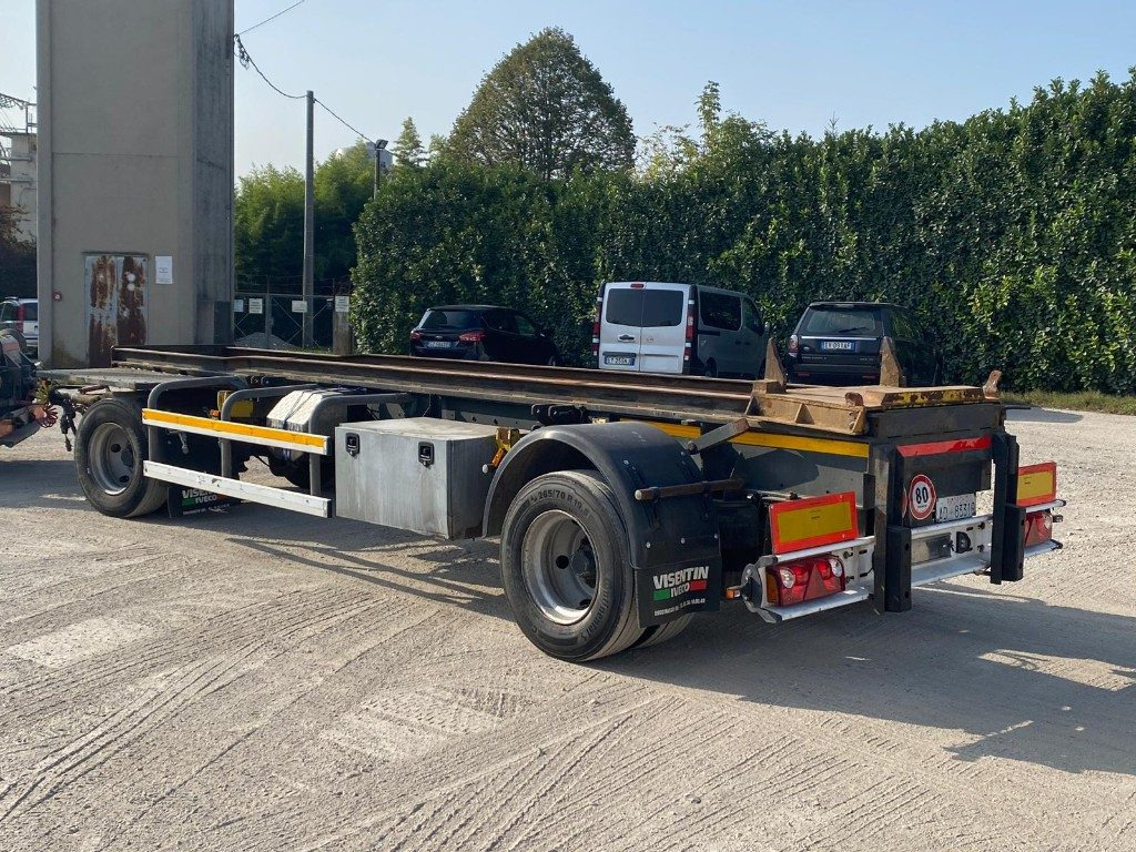 CARDI RIMORCHIO CARDI SCARRABILE PNEUMATICO - Kablio/ Skip loader priekaba: foto 2 CARDI RIMORCHIO CARDI SCARRABILE PNEUMATICO - Kablio/ Skip loader priekaba: foto 2