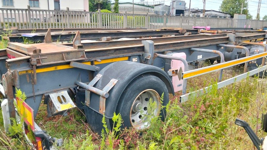 CARDI RIMORCHIO CARDI SCARRABILE PNEUMATICO - Kablio/ Skip loader priekaba: foto 3 CARDI RIMORCHIO CARDI SCARRABILE PNEUMATICO - Kablio/ Skip loader priekaba: foto 3