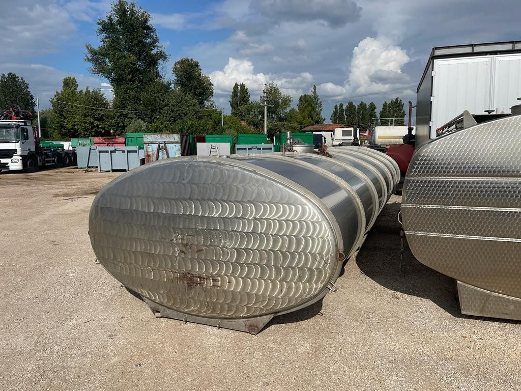 CISTERNA ELLITTICA NON SCARRABILE USATA - Užtraukiamas konteineris: foto 2 CISTERNA ELLITTICA NON SCARRABILE USATA - Užtraukiamas konteineris: foto 2