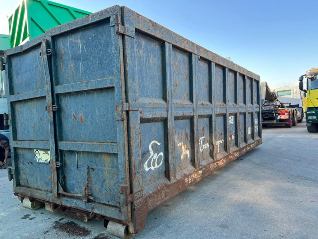 CONTAINER SCARRABILE USATO A CIELO APERTO - Užtraukiamas konteineris: foto 4 CONTAINER SCARRABILE USATO A CIELO APERTO - Užtraukiamas konteineris: foto 4