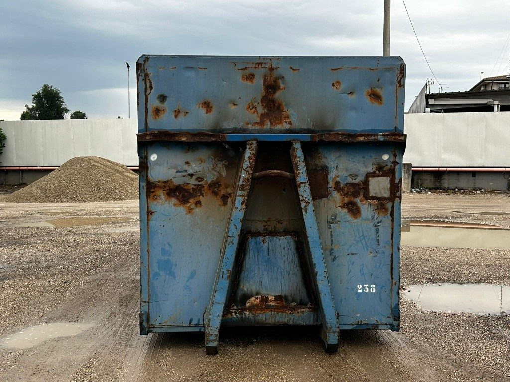 CONTAINER SCARRABILE USATO PER SEGATURA - Užtraukiamas konteineris: foto 2 CONTAINER SCARRABILE USATO PER SEGATURA - Užtraukiamas konteineris: foto 2