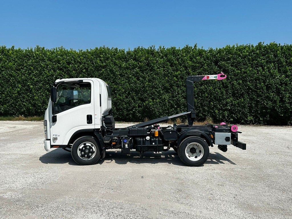 ISUZU P75 NUOVO SCARRABILE - Hook-lift sunkvežimis: foto 2 ISUZU P75 NUOVO SCARRABILE - Hook-lift sunkvežimis: foto 2