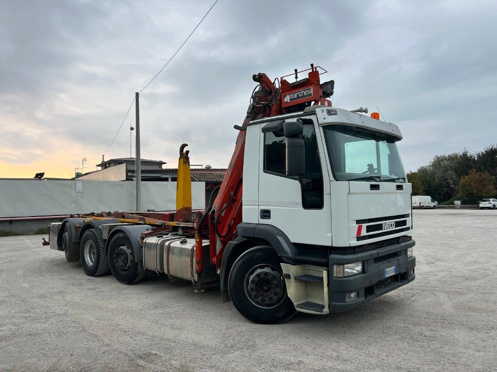 IVECO 260E43 EUROTECH USATO SCARRABILE CON GRU - Hook-lift sunkvežimis: foto 5 IVECO 260E43 EUROTECH USATO SCARRABILE CON GRU - Hook-lift sunkvežimis: foto 5