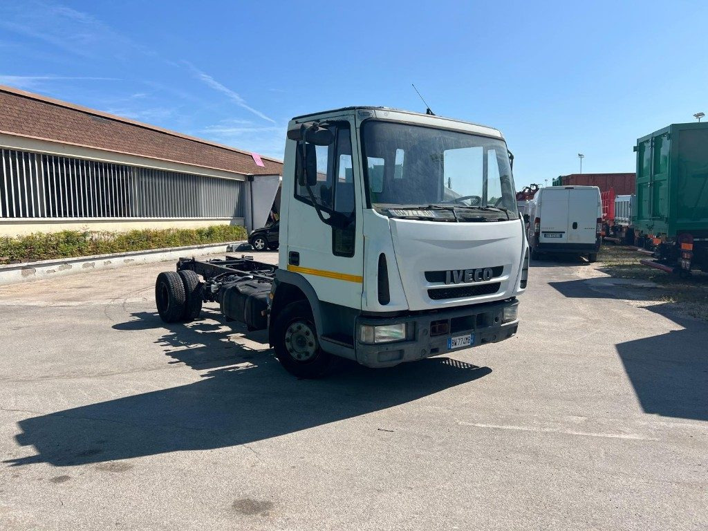 IVECO 80E15 A TELAIO - Važiuoklės sunkvežimis: foto 2 IVECO 80E15 A TELAIO - Važiuoklės sunkvežimis: foto 2