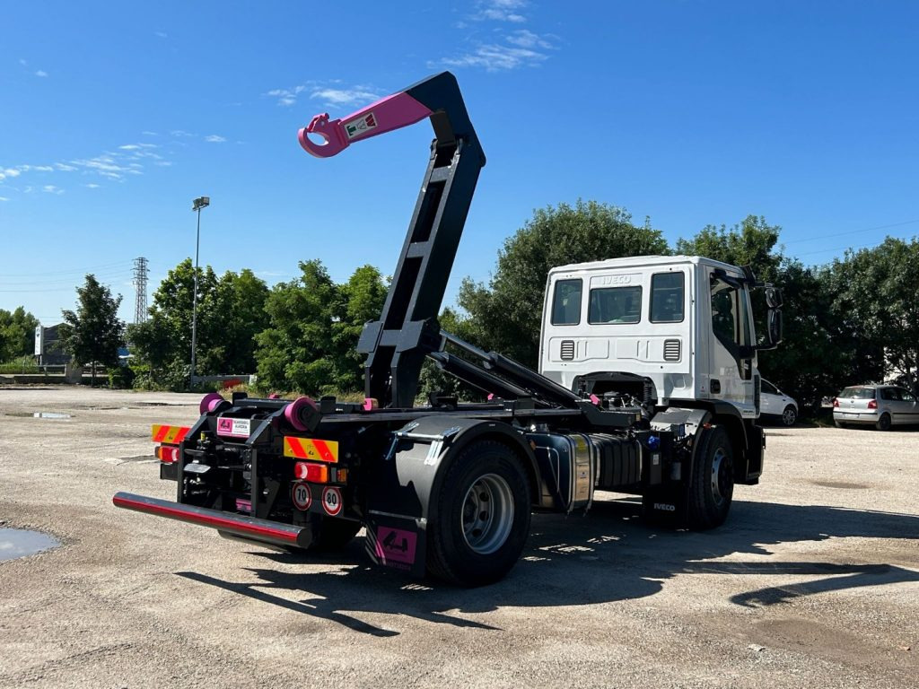 IVECO EUROCARGO 180E32K NUOVO SCARRABILE - Hook-lift sunkvežimis: foto 5 IVECO EUROCARGO 180E32K NUOVO SCARRABILE - Hook-lift sunkvežimis: foto 5