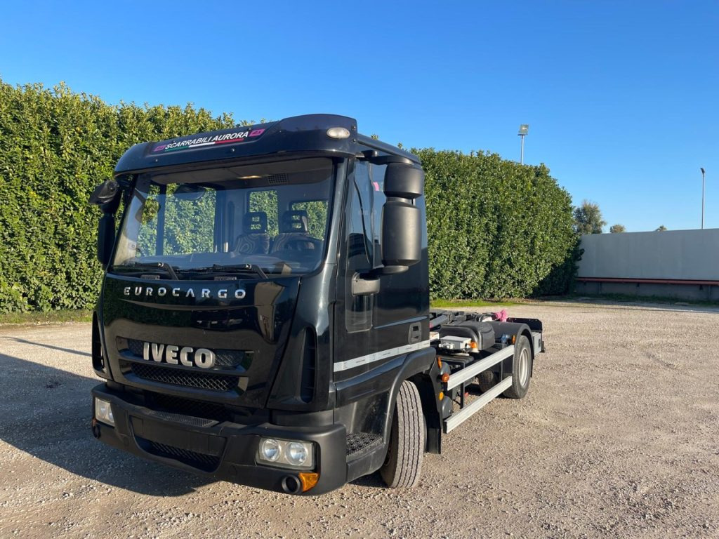 IVECO EUROCARGO 75E18 CON SCARRABILE NUOVO - Hook-lift sunkvežimis: foto 2 IVECO EUROCARGO 75E18 CON SCARRABILE NUOVO - Hook-lift sunkvežimis: foto 2